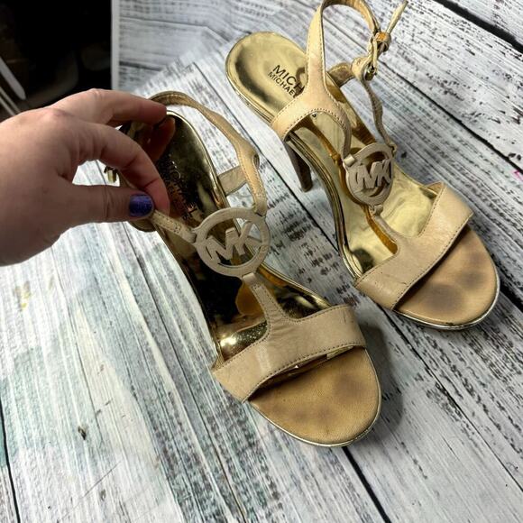 MK Michael Kors Tan Leather Pumps With Gold 9 - Picture 2 of 3